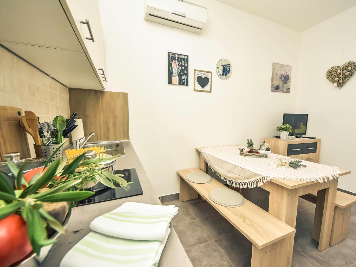 Apartment Snjezana-2 By Interhome Карлобаг Екстериор снимка